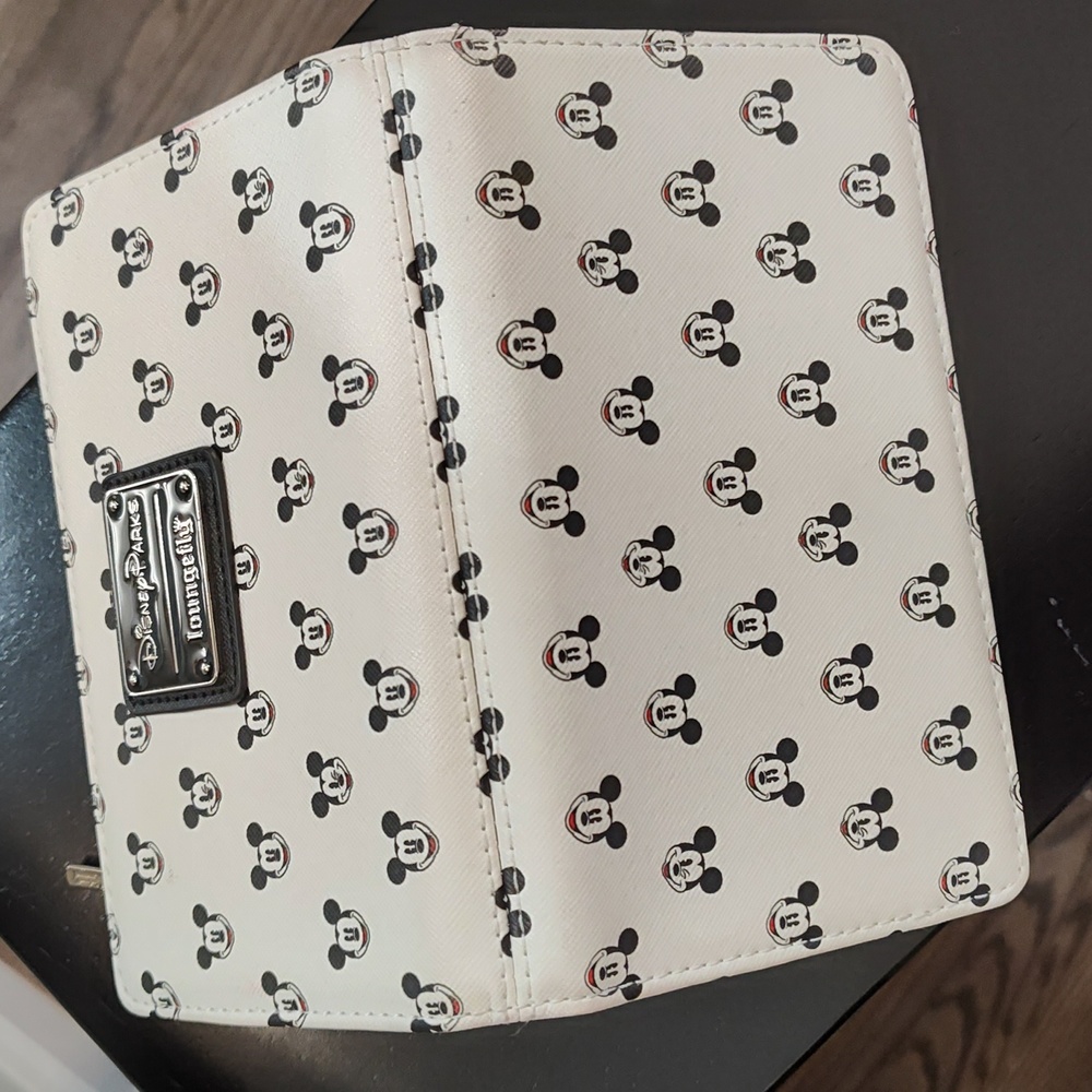 Loungefly Mickey Mouse Wallet - Picture 3 of 5